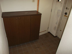 横浜市青葉区 下駄箱撤去、鏡設置工事