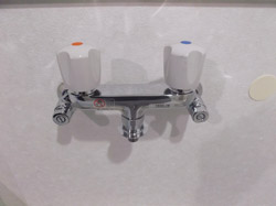 横浜市港北区 洗濯機用水栓交換工事