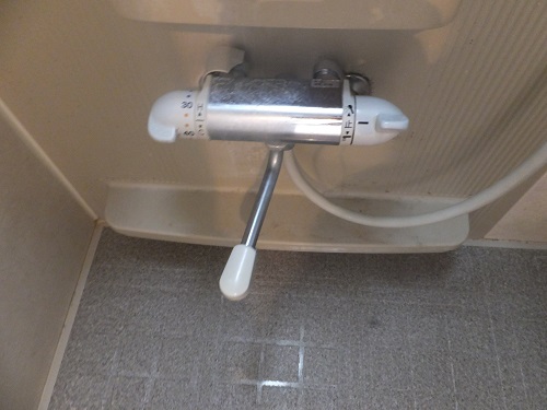 府中風呂水栓前