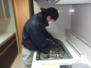 コンロ施工中 (2)
