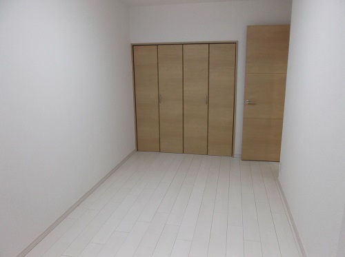 クローゼット ダイノックシート施工