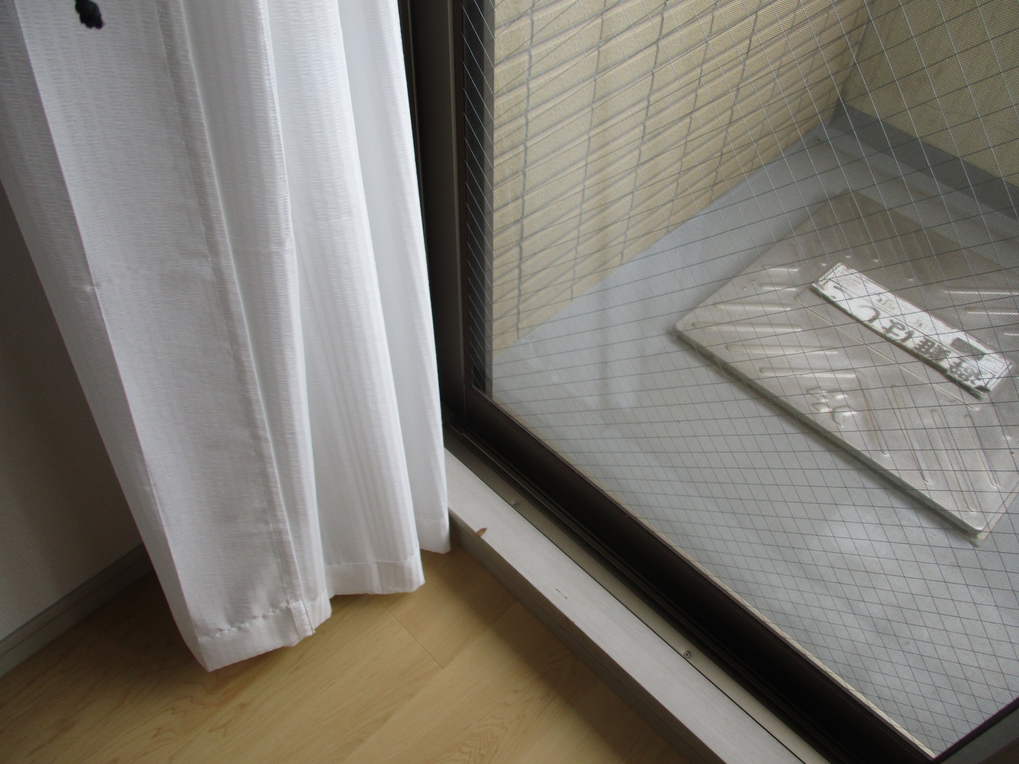 リペア補修 施工前 木部の傷 2