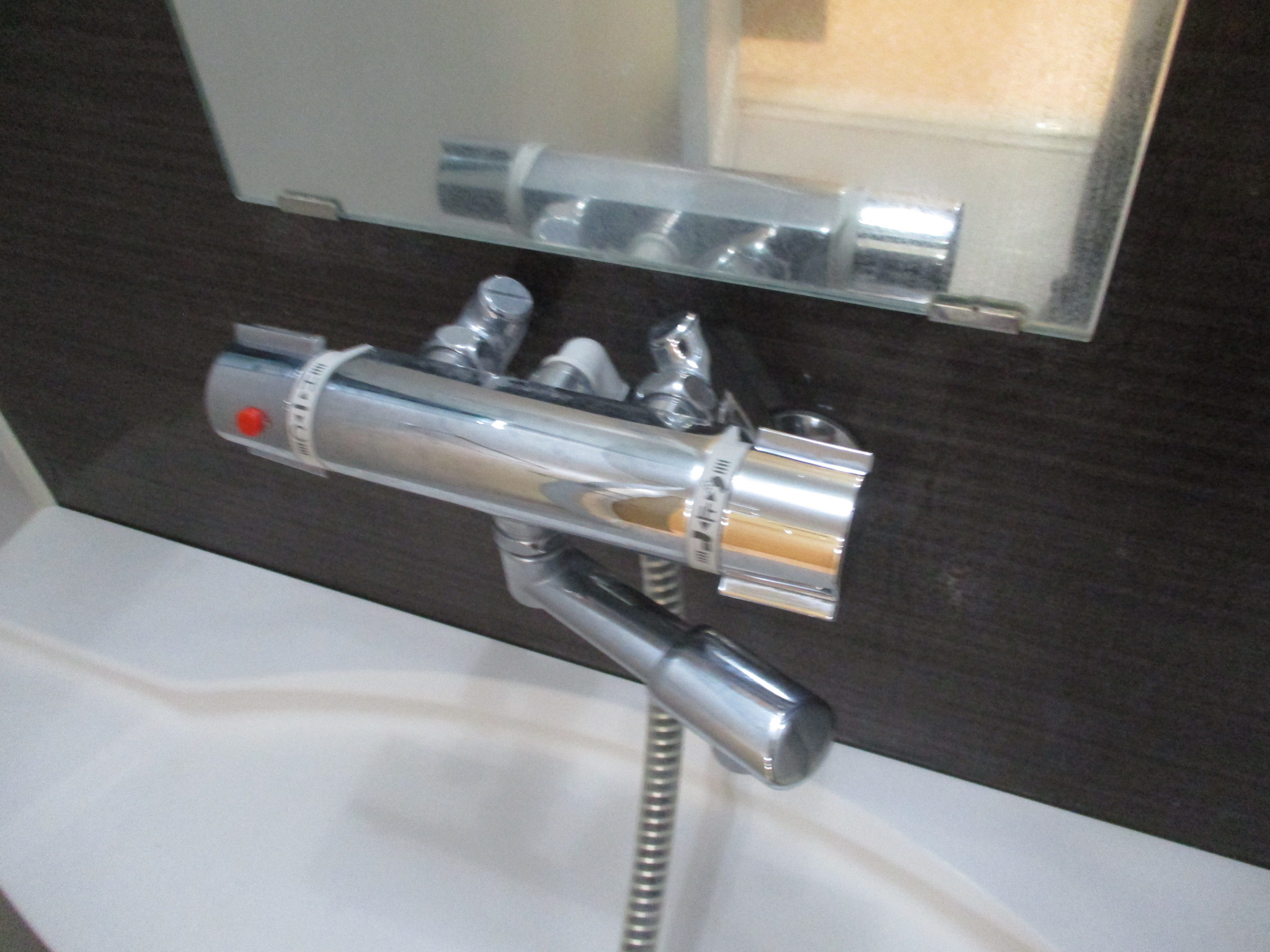 浴室水栓 施工前 水垢 くすみ