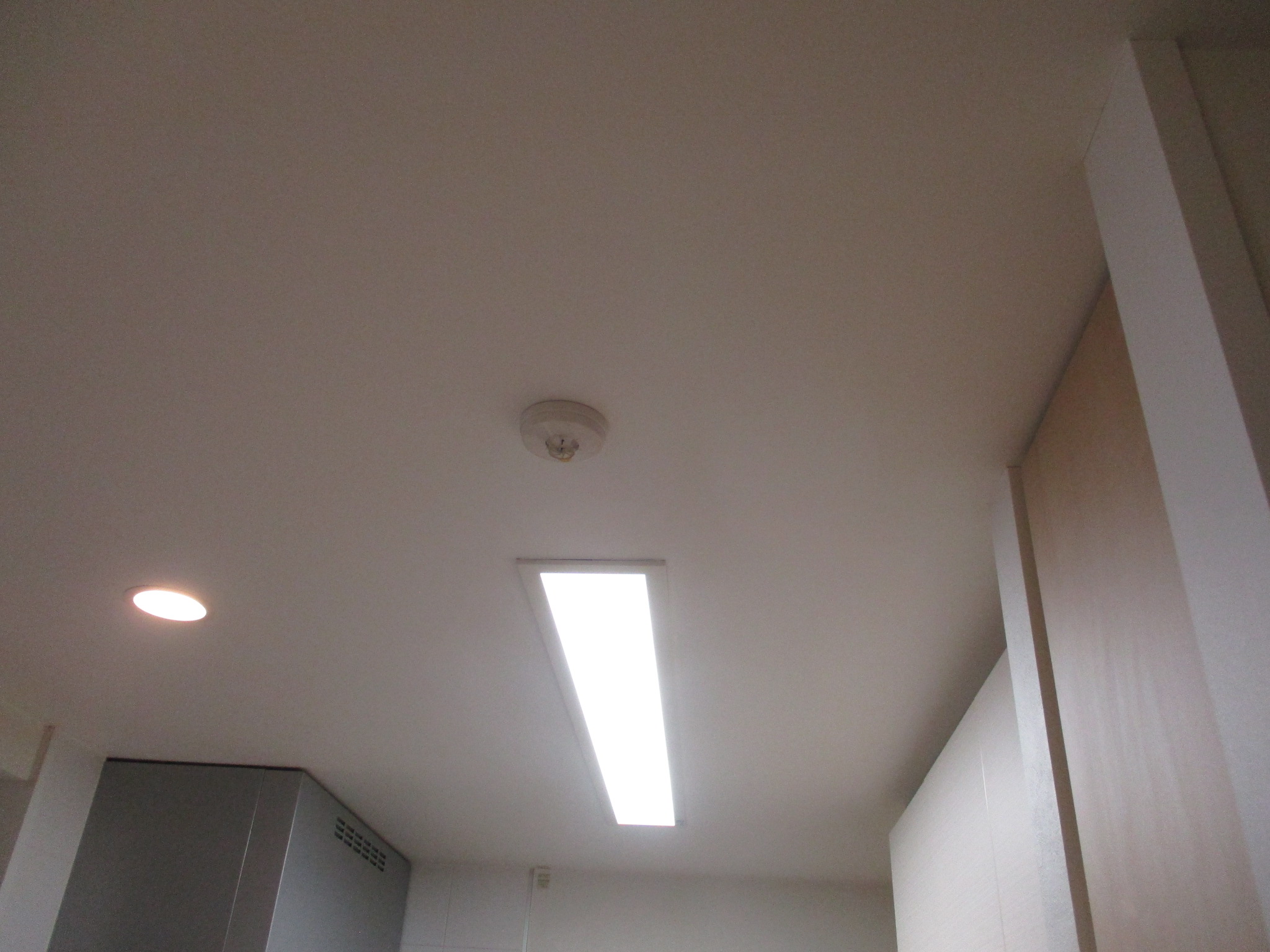 キッチン 照明 シーリングライト 施工前 2