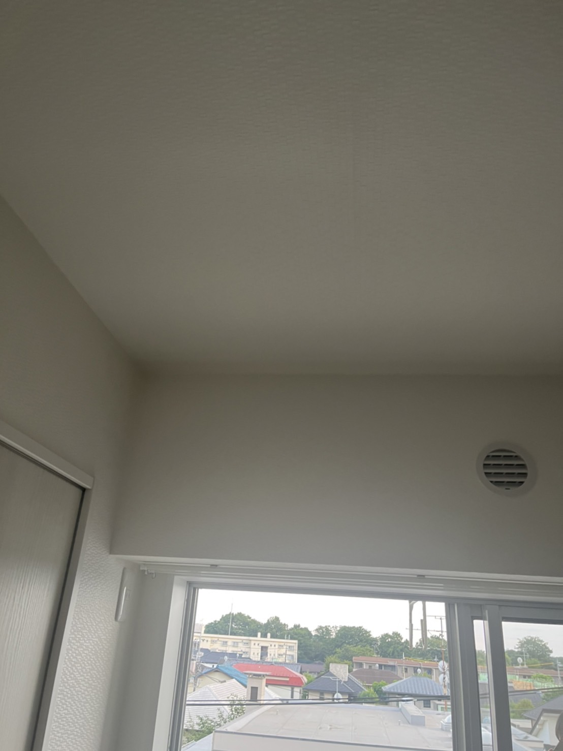 エアコン 新規取付 施工前 壁