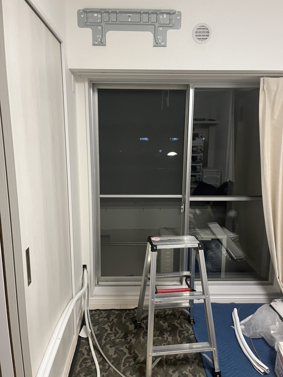 エアコン 背板 据付板 設置