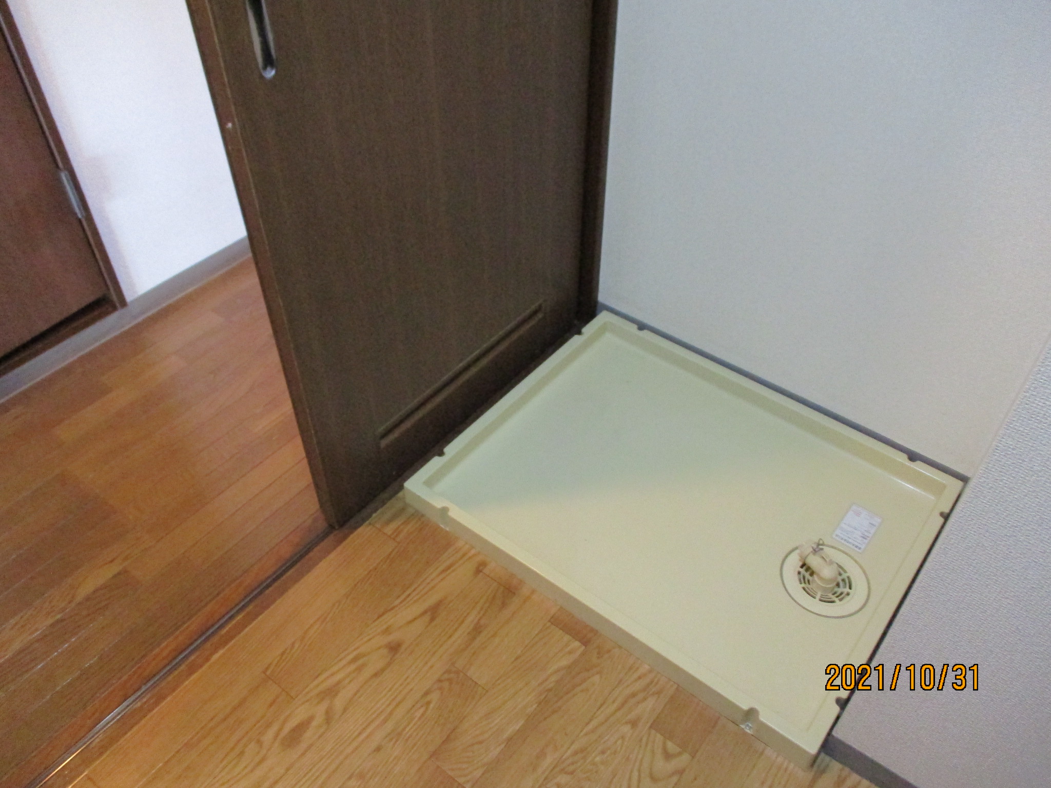 洗濯機上 収納なし 施工前