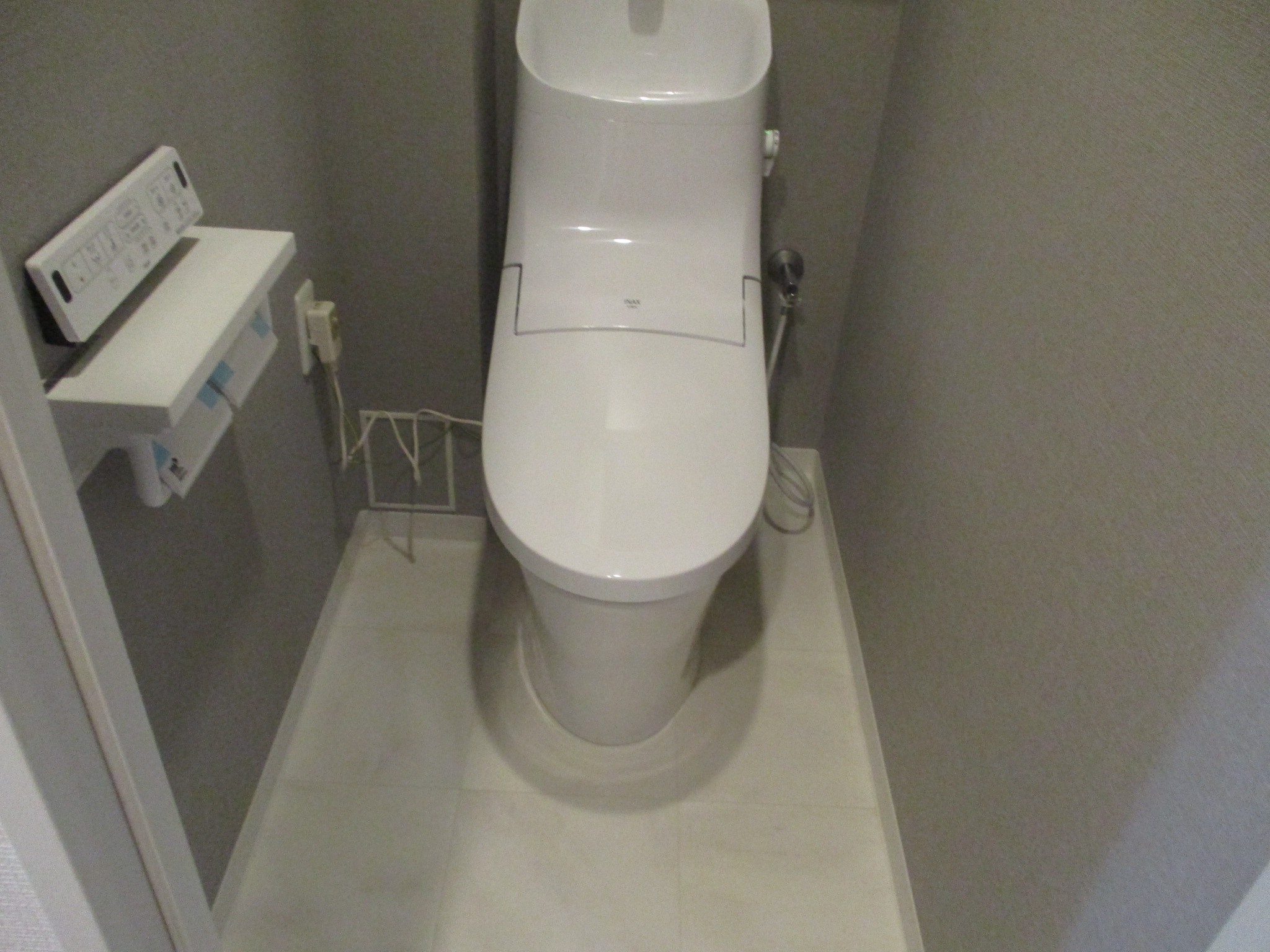 白基調 トイレ CF張替え後