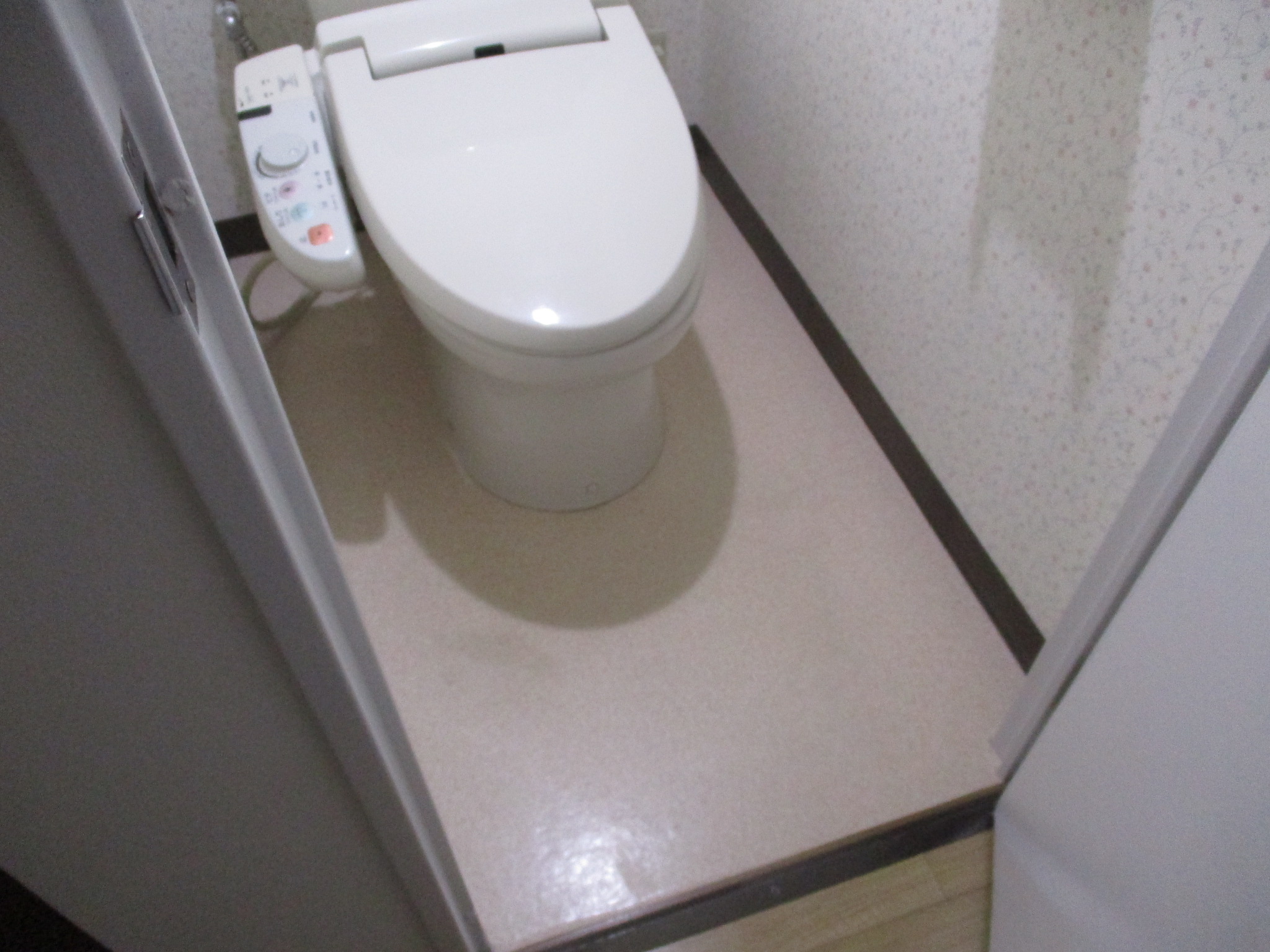 トイレ CF 施工前 1