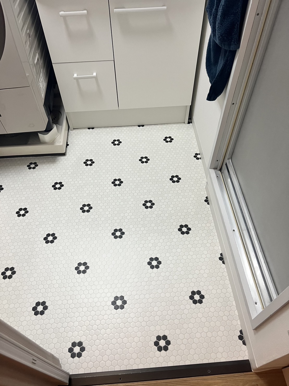 洗面所 CF 施工後 柄物 1