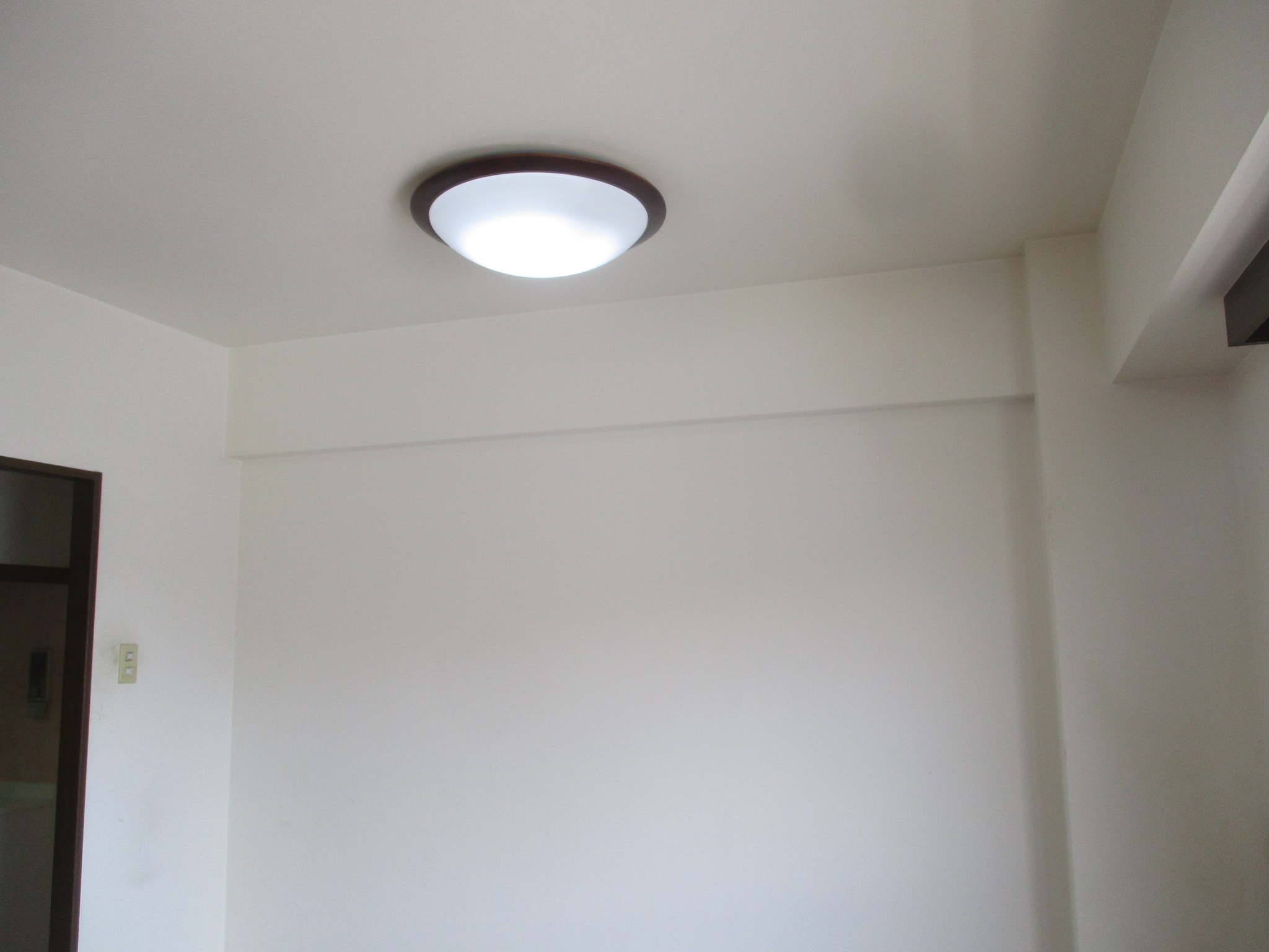 洋室 アクセントクロス 施工前 2