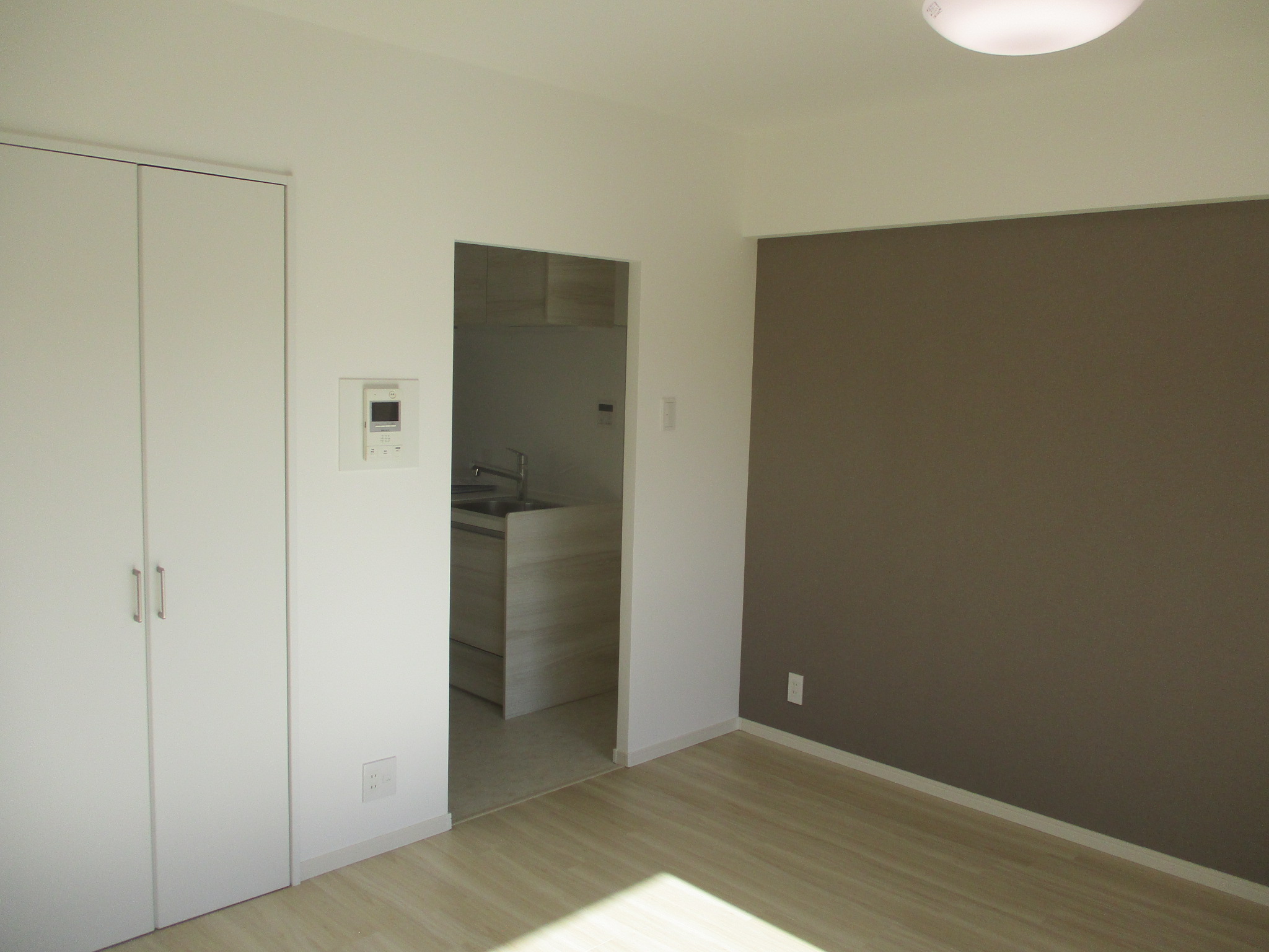 洋室 アクセントクロス 施工後