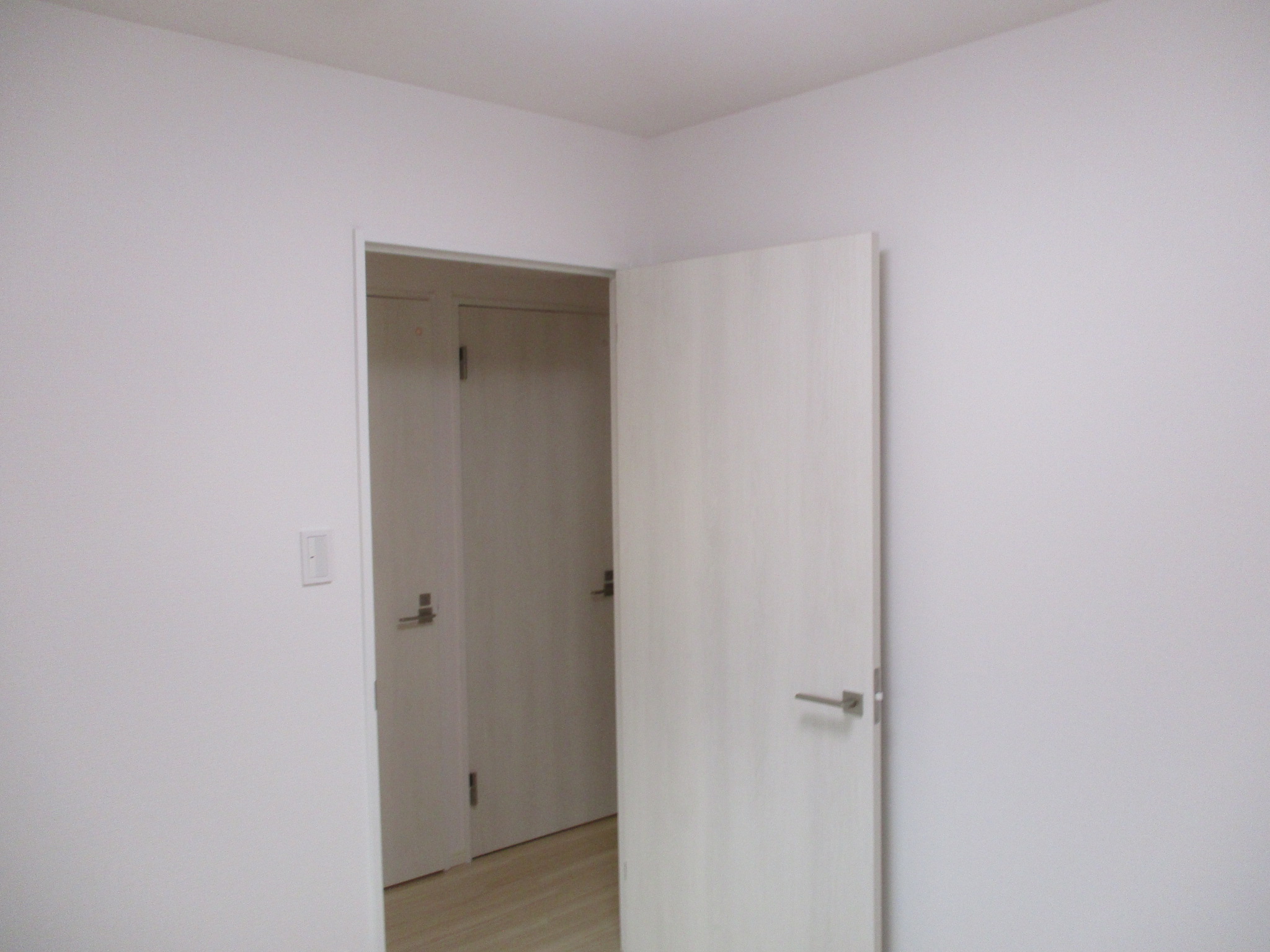 洋室 建具交換 施工後