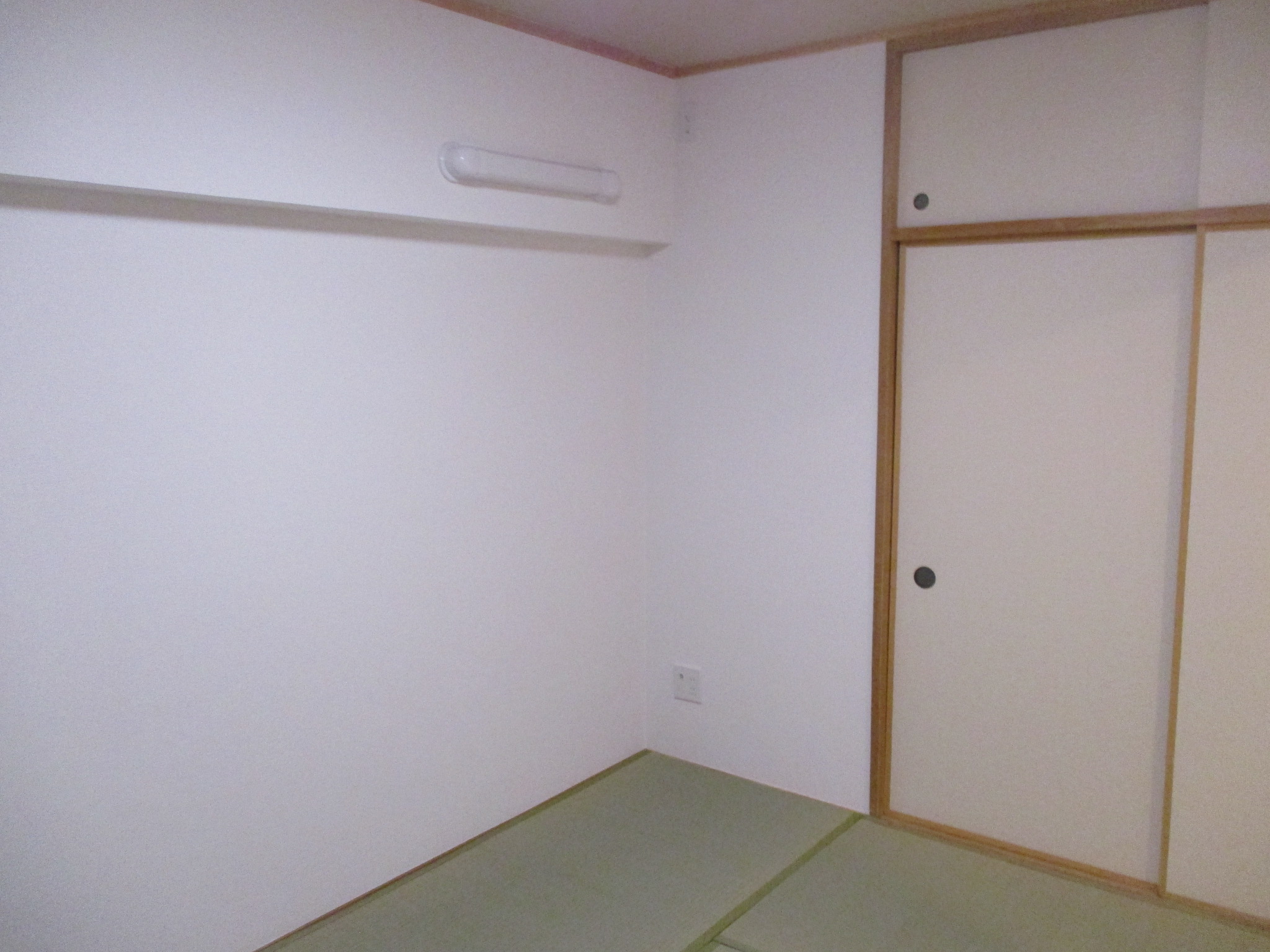 町田市襖張替え施工後 真っ白な襖