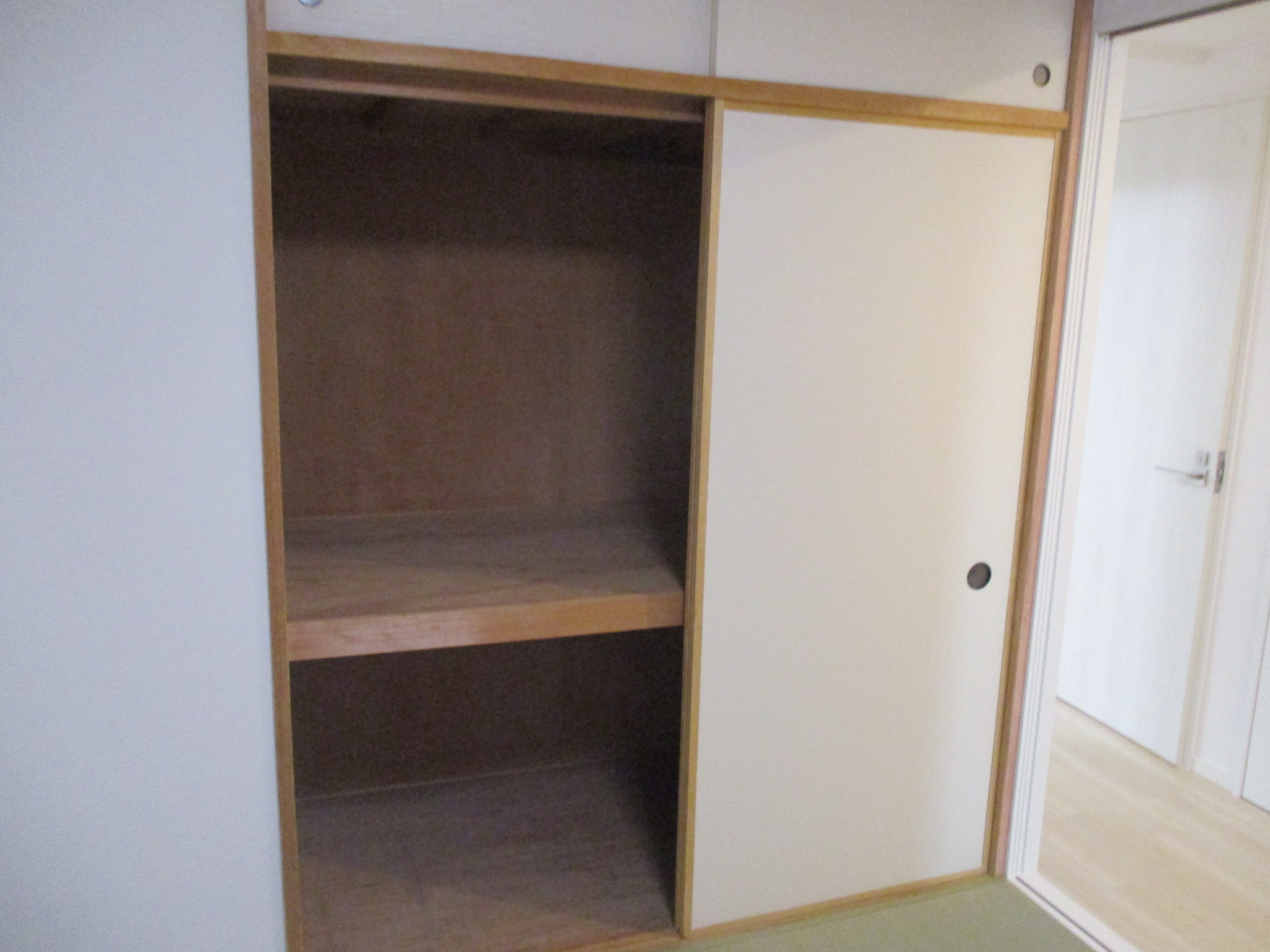 襖張替え 施工後 白基調 4