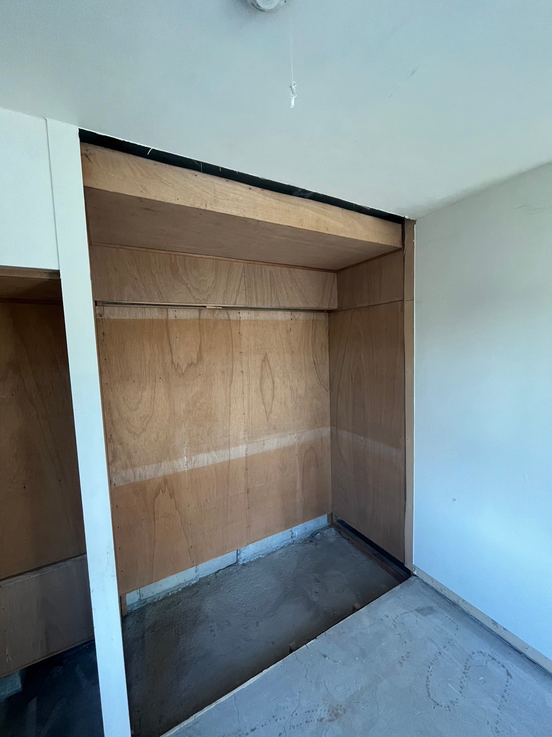 ワードローブ 撤去中