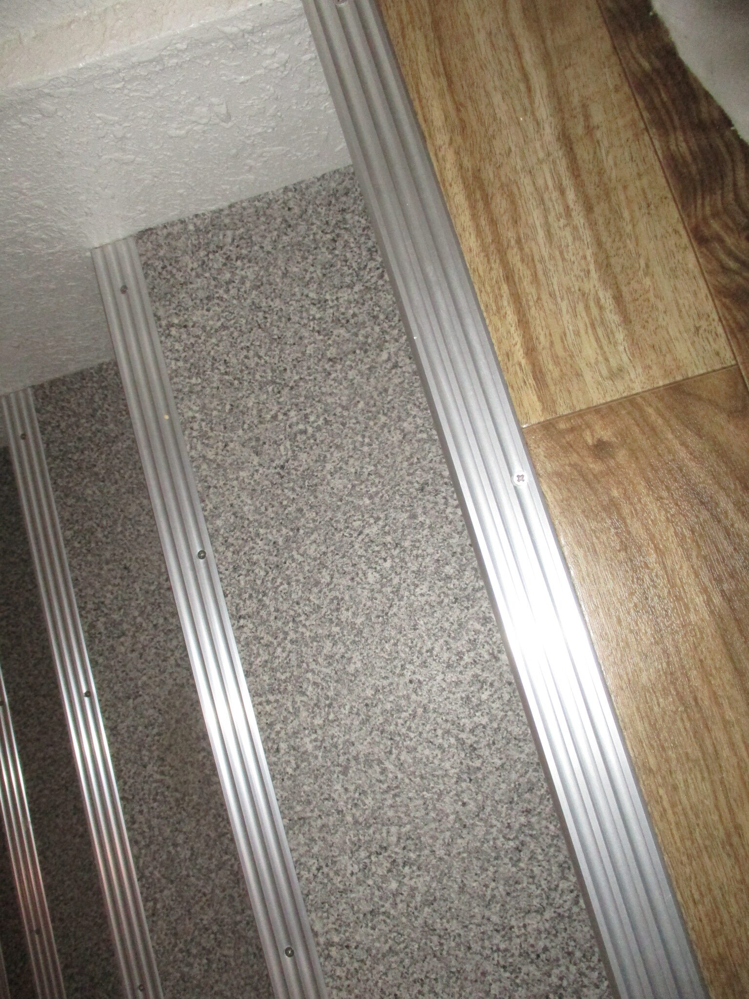 階段 クッションフロア 施工前