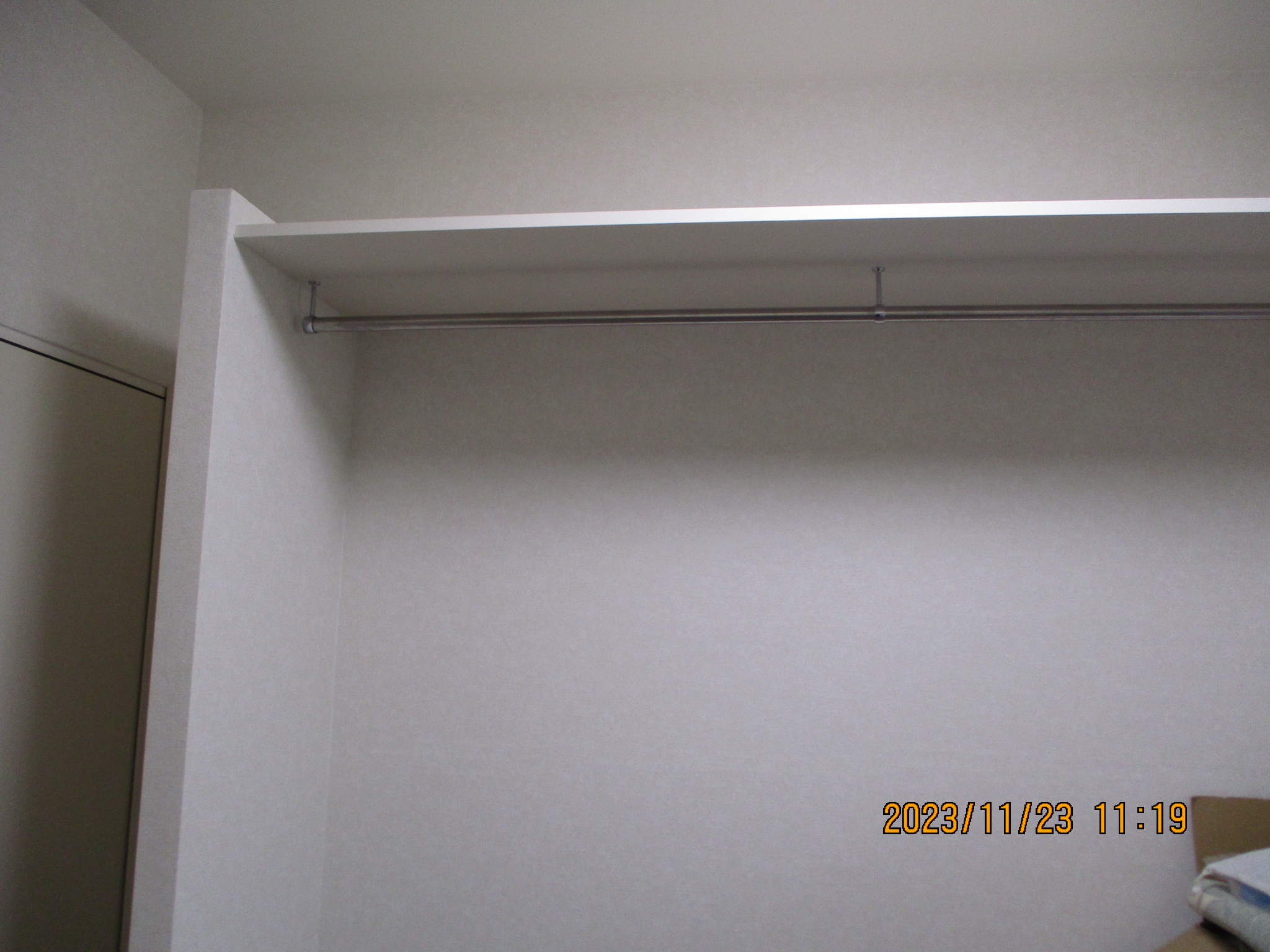 ハンガーパイプ 枕棚