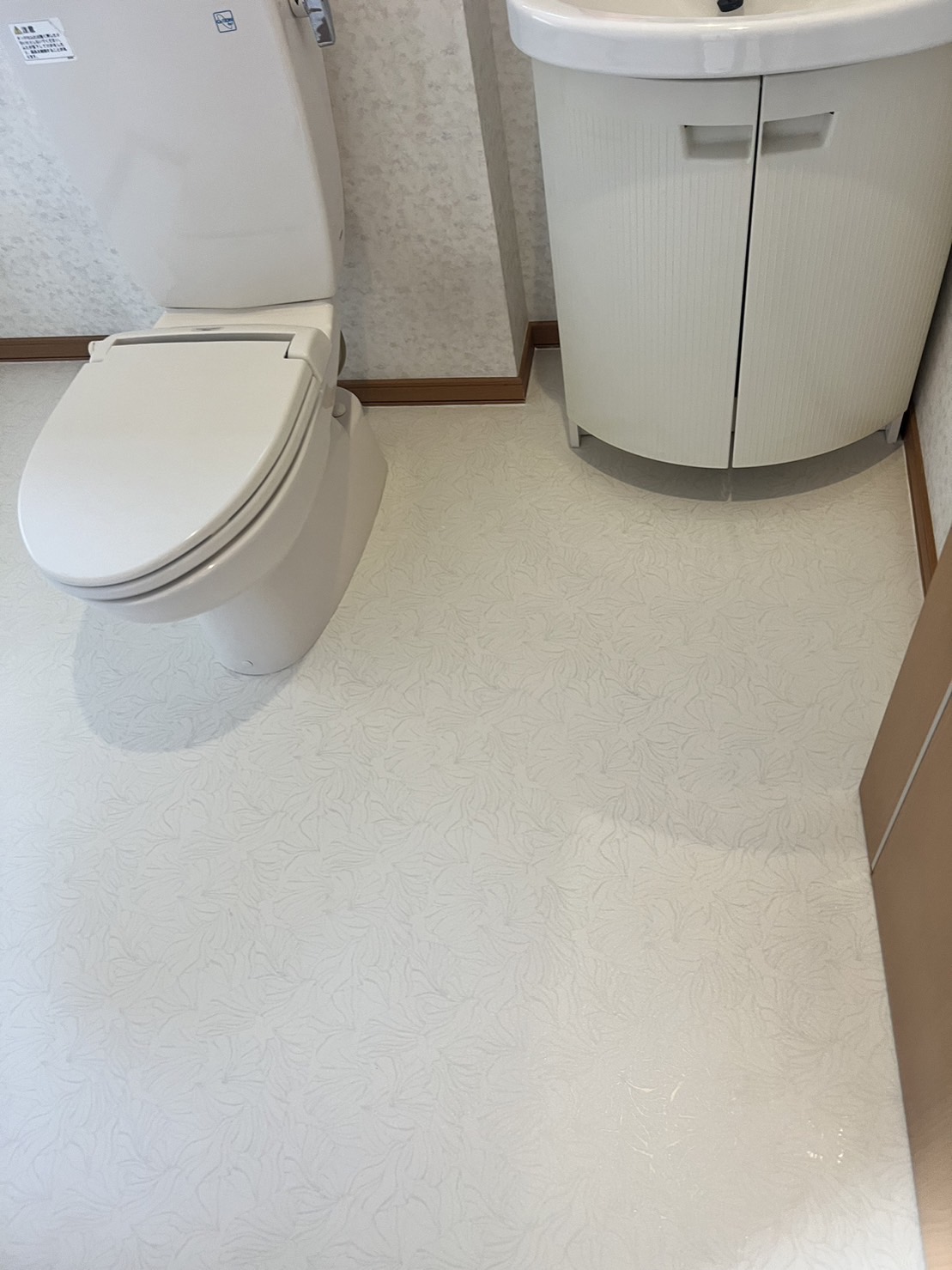 トイレ床 張替え完了