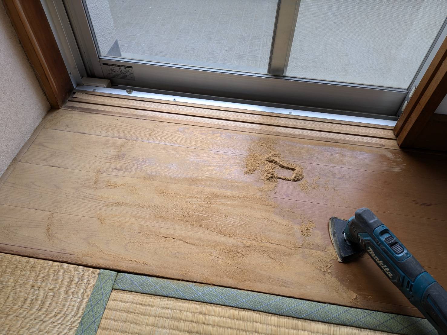 板の間 サンダー掛け