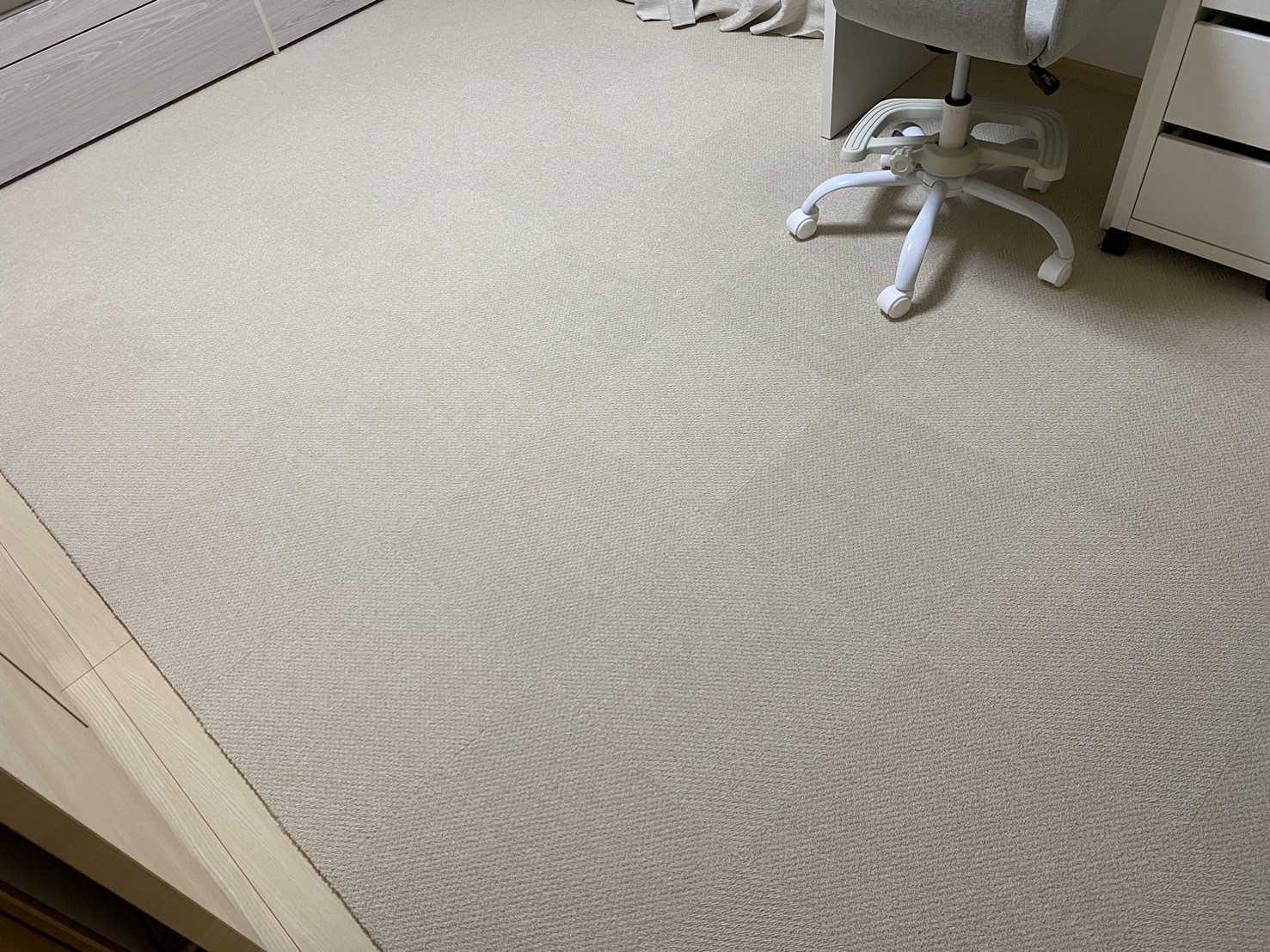 タイルカーペット 施工後 市松模様