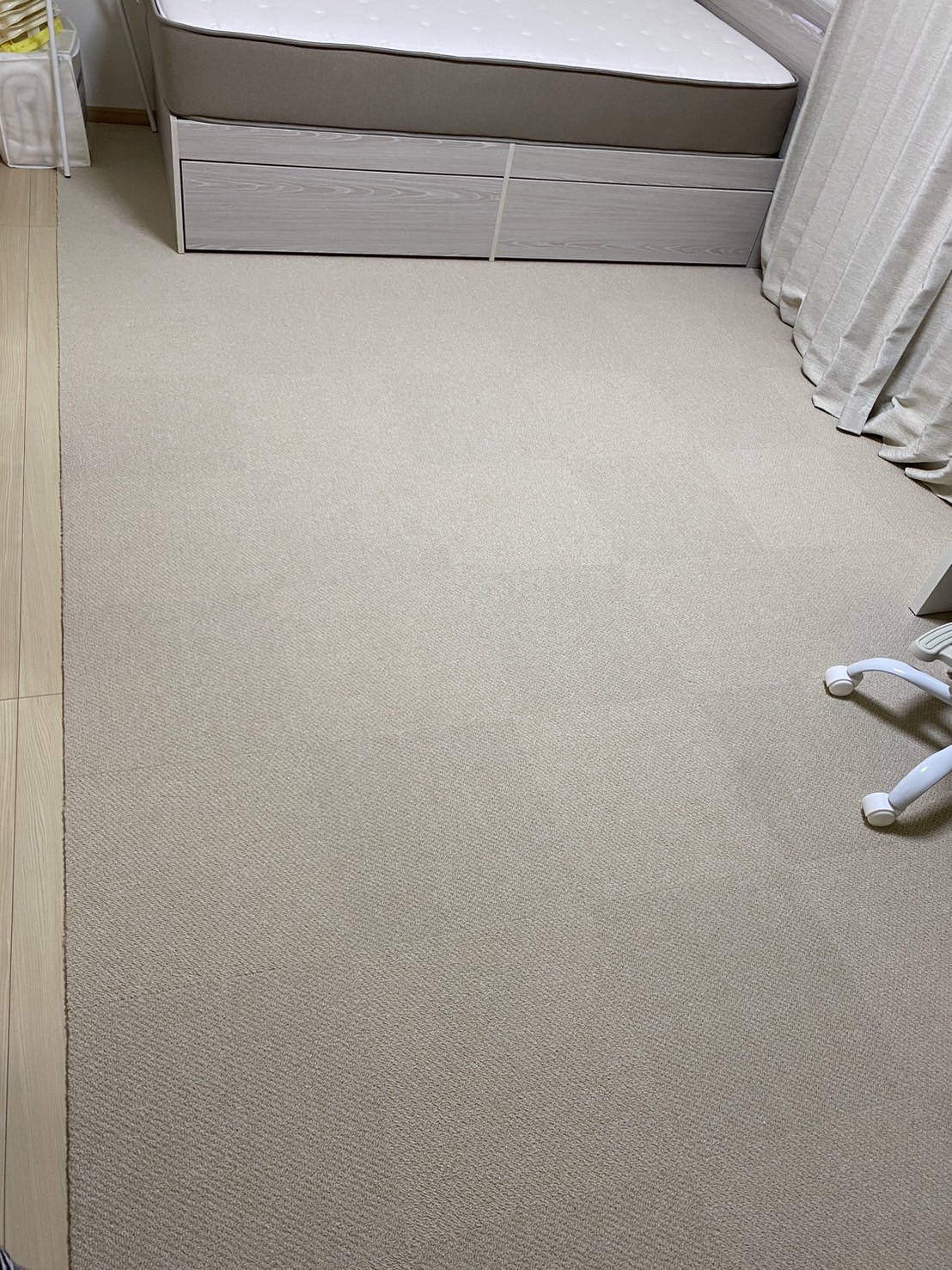 タイルカーペット 施工中