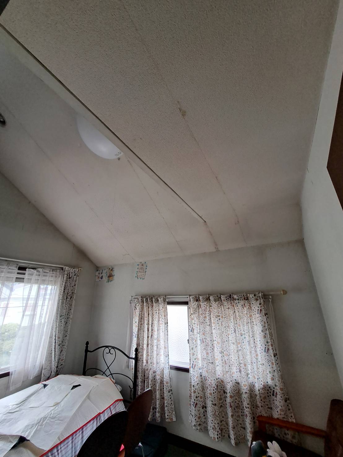 町田市クロス張替え施工前 居室