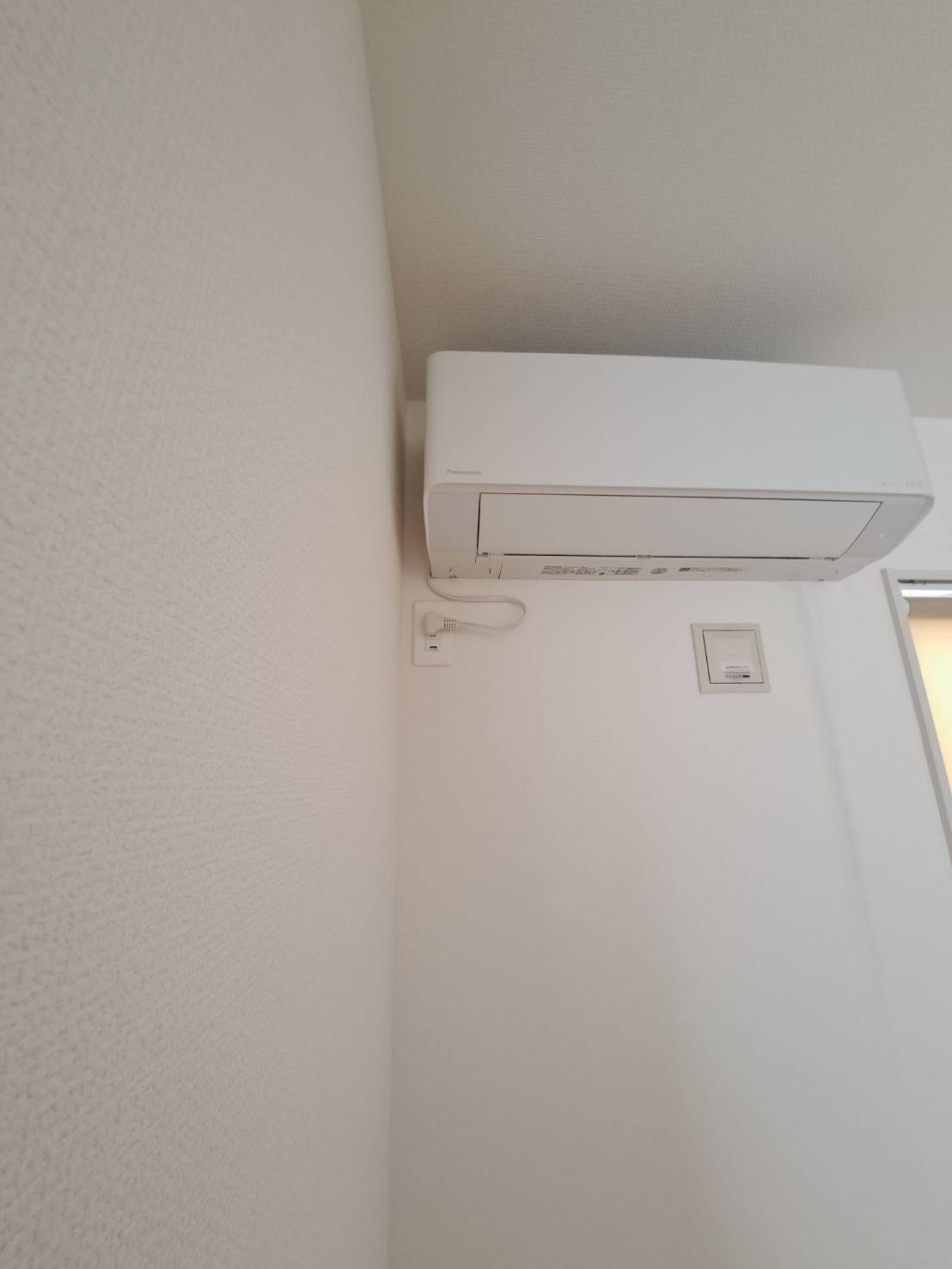 町田市クロス張替え施工前 エアコン水漏れ