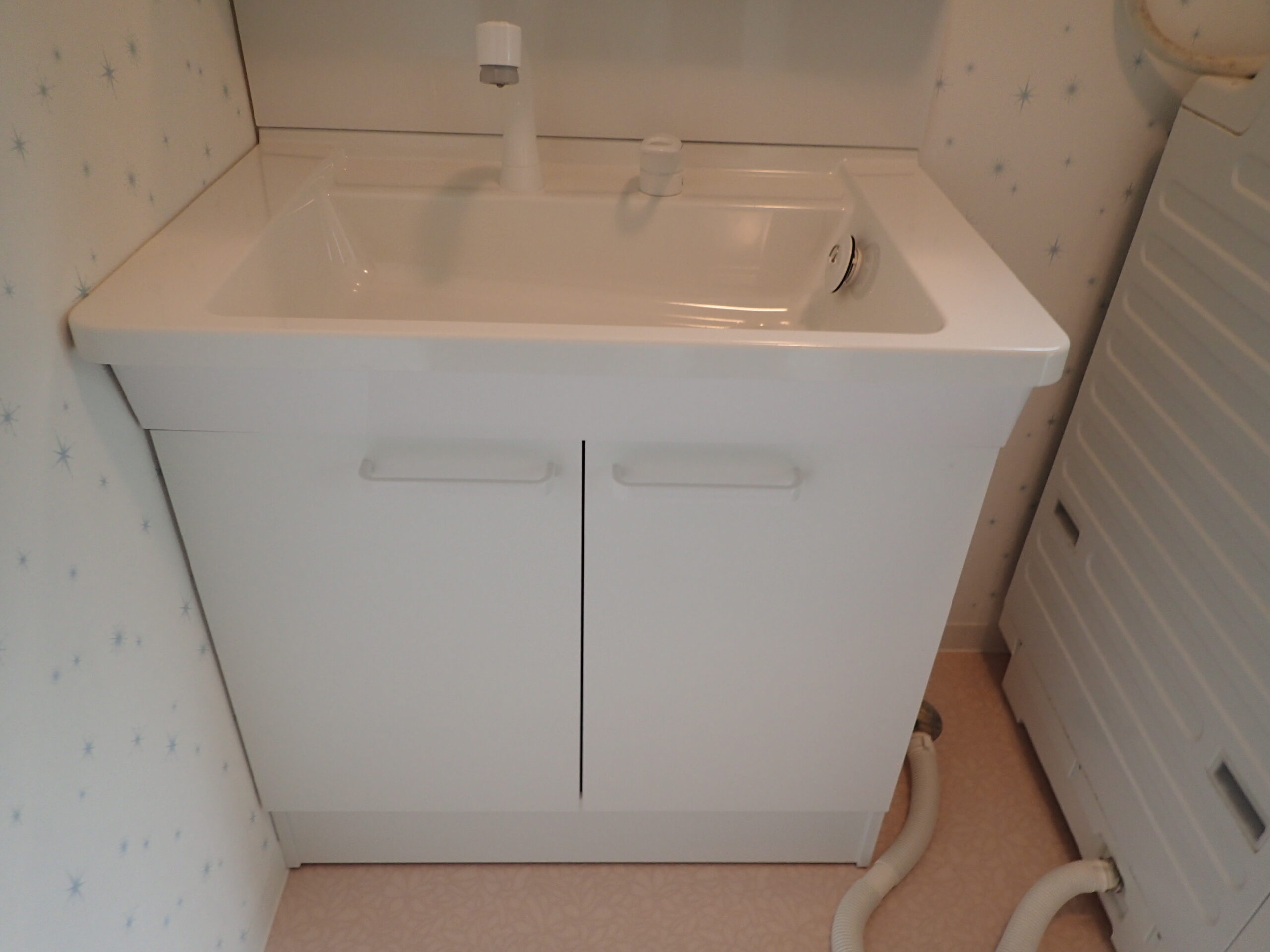 町田市洗面台リフォーム施工後 洗面ボウルと収納