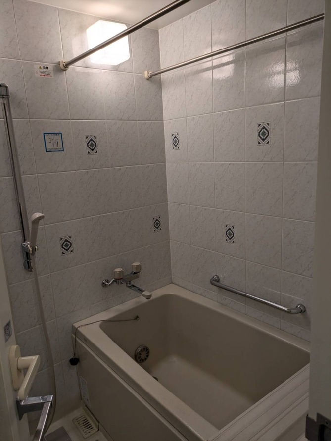 町田市浴室リフォーム施工前 昔ながらのタイル風呂