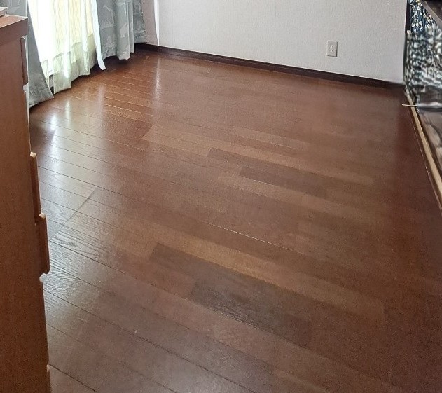 町田市フローリングリフォーム施工前 色あせた床
