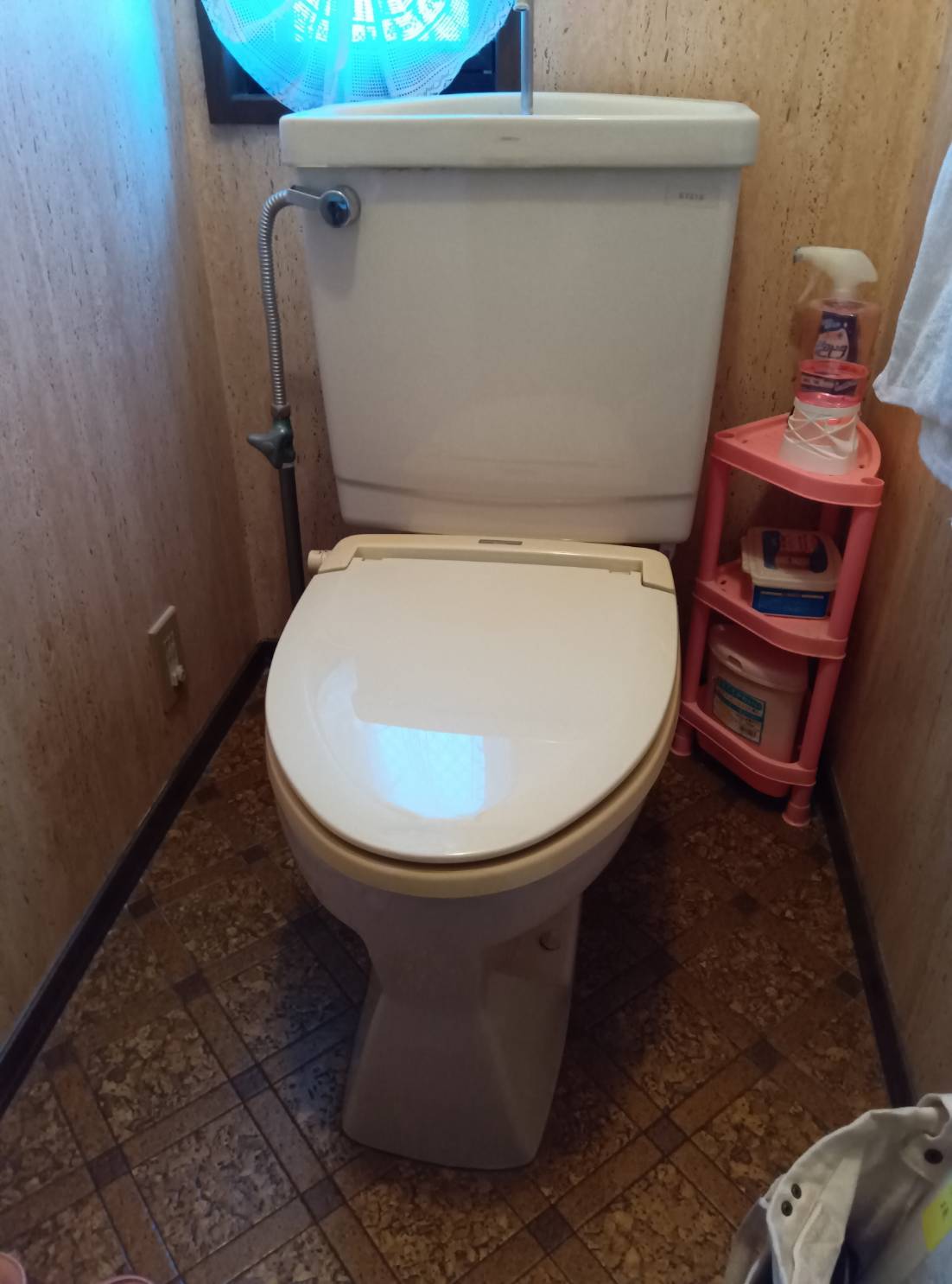 町田市トイレリフォーム施工前 便器のアップ