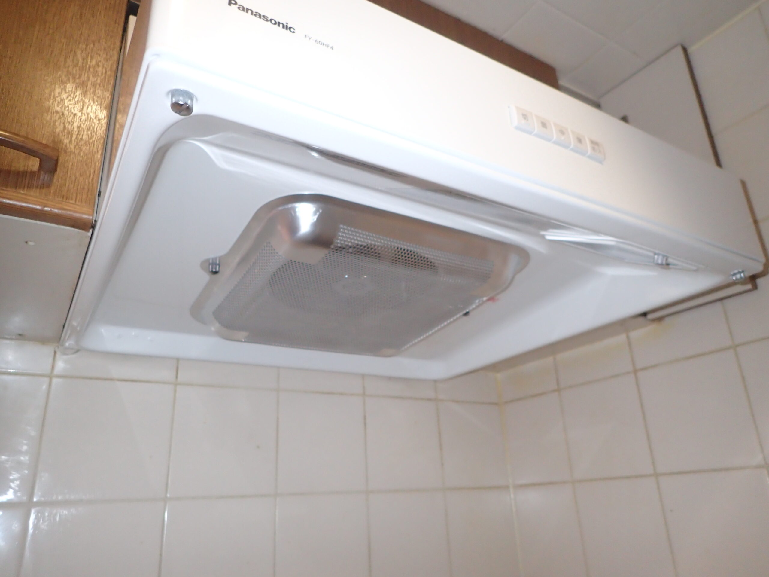 町田市換気扇交換施工後 最新レンジフード スリム型