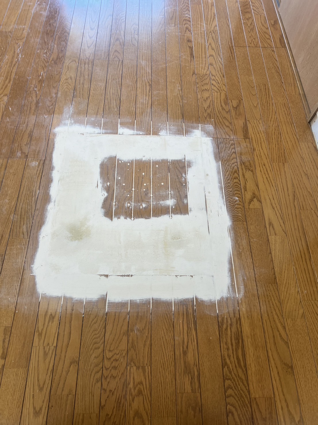 開口した床の内部構造の補修