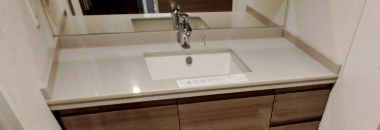 町田市洗面台リフォーム施工前 チャイルドミラー