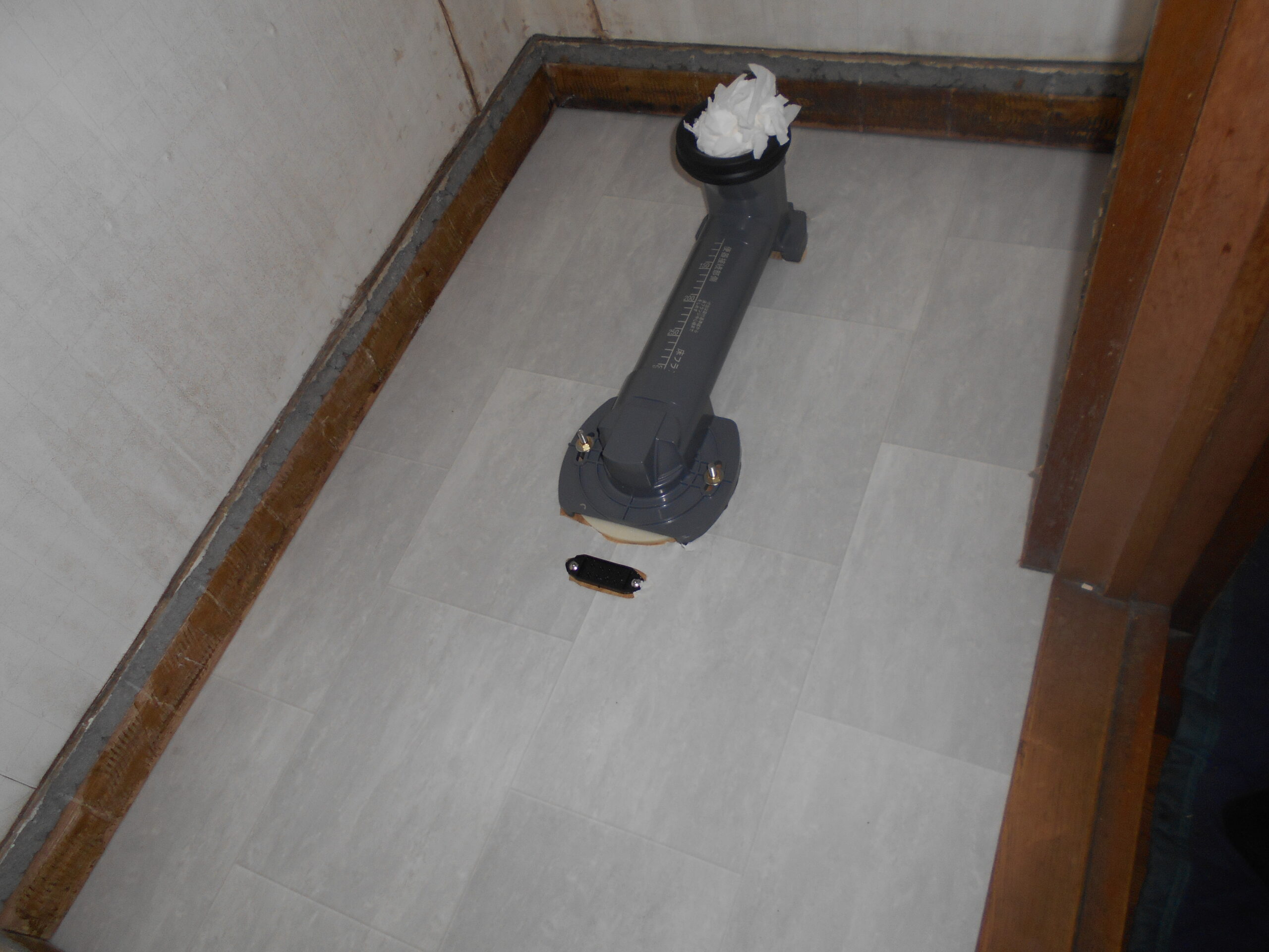 新しく強固な床下地を組み直した様子