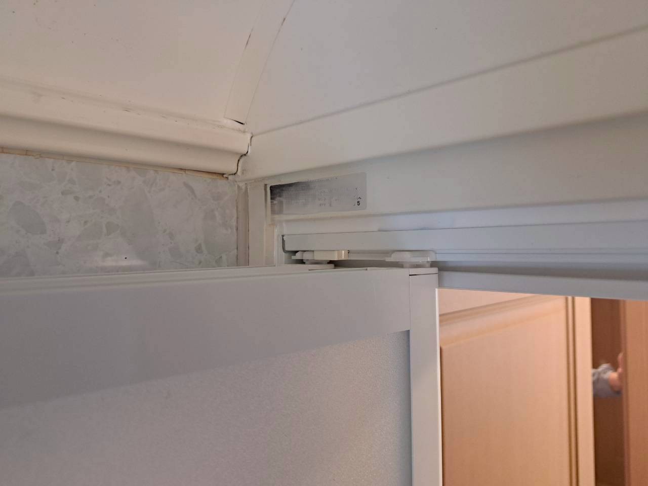 町田市浴室ドアリフォーム施工後 YKKAPドアリモ カバー工法