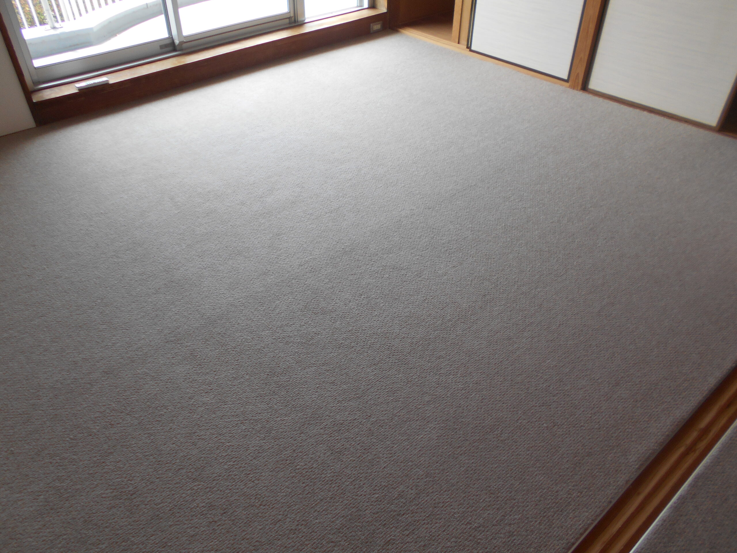 町田市床リフォーム施工後 グレーのカーペット