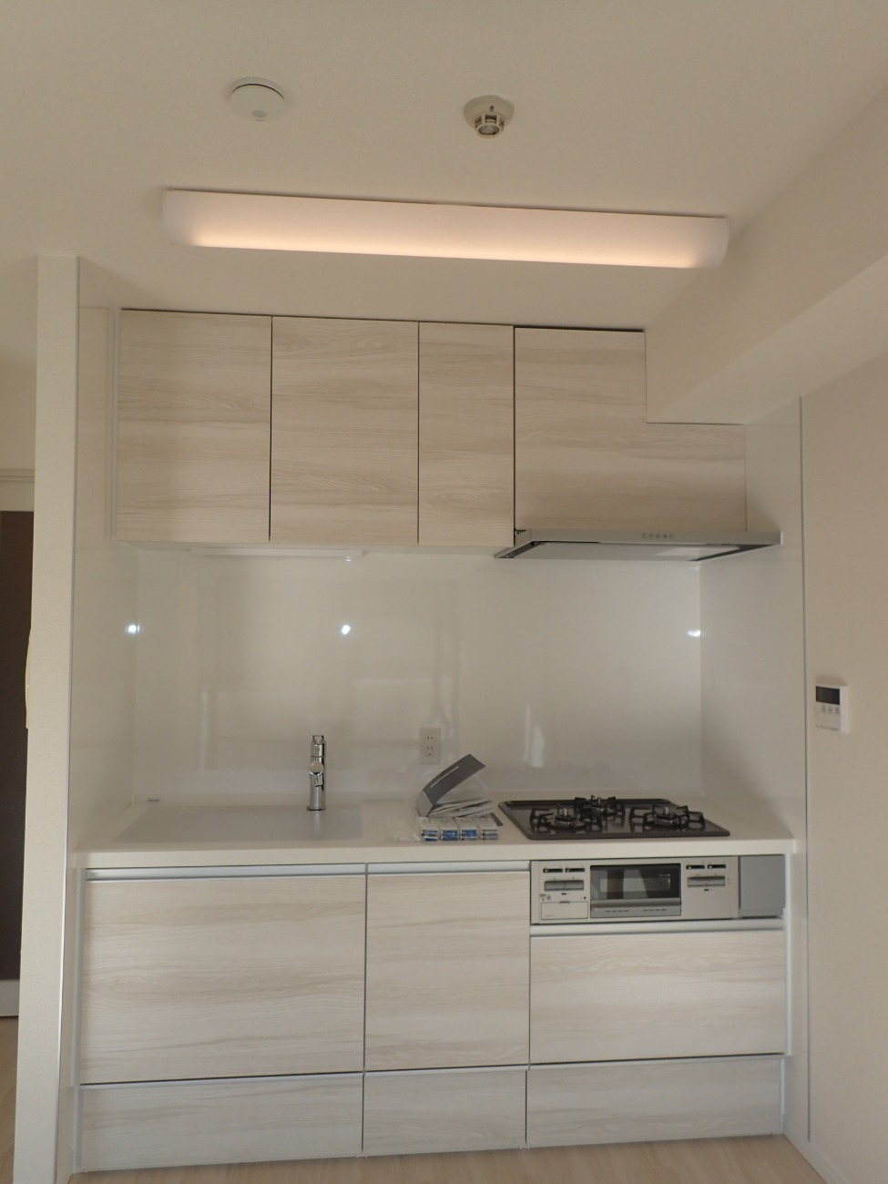 クリアホワイト システムキッチン 引き出し収納 施工後